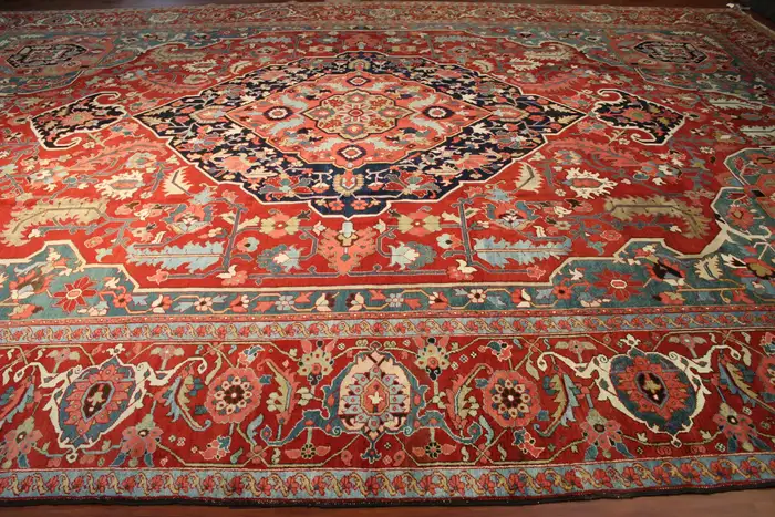 Antique Heriz Serapi Carpet/Rug - Image 2