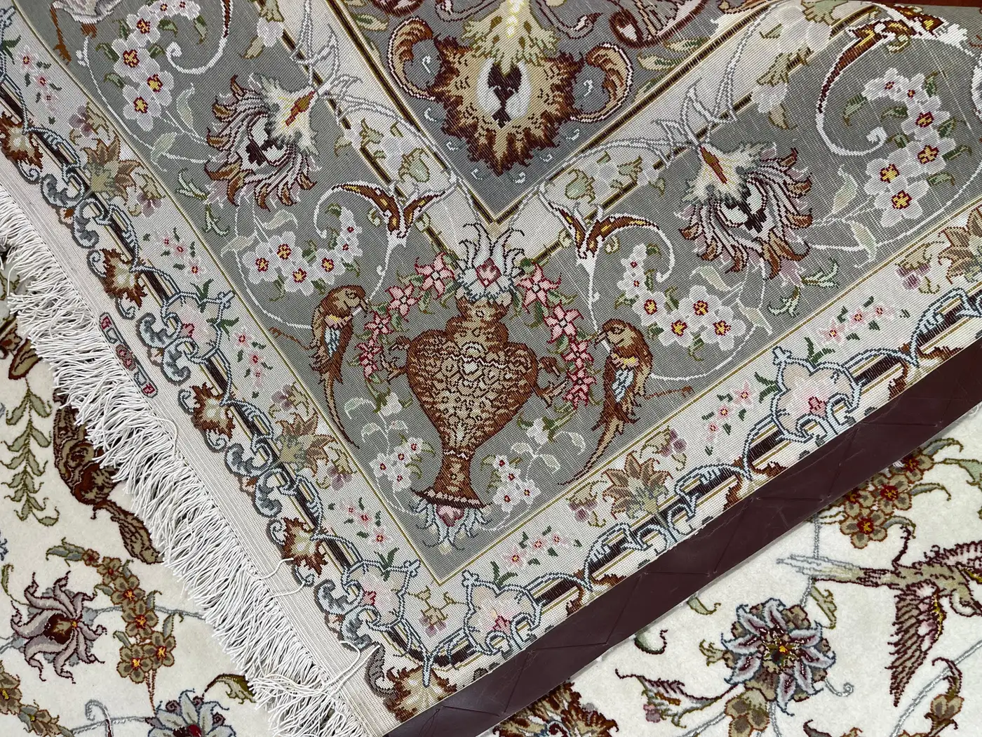 Very Fine Persian Tabriz Rug - Image 4