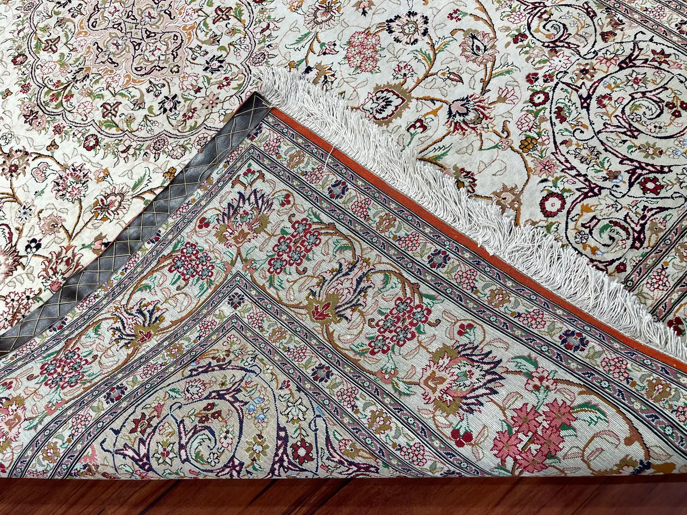 Very Fine Persian Silk Qum Rug/Carpet - Image 2