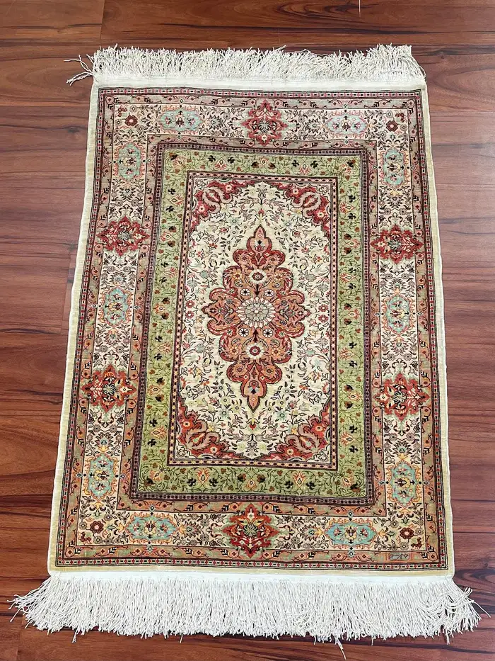 Extremely Fine Turkish Silk Hereke Rug/Carpet - Image 2