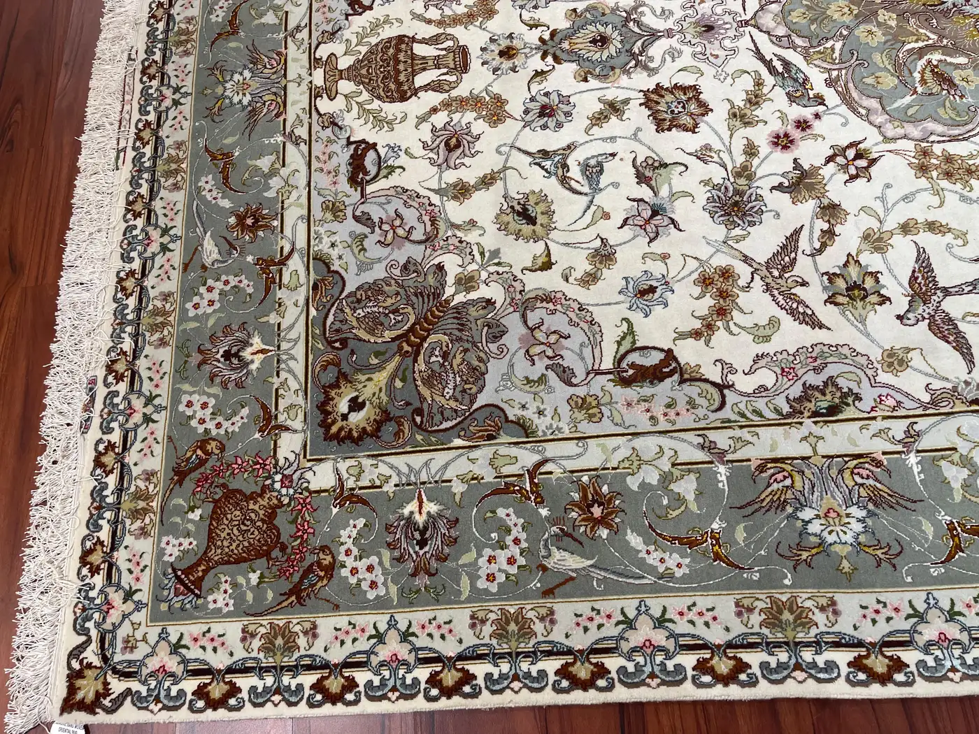 Very Fine Persian Tabriz Rug - Image 2