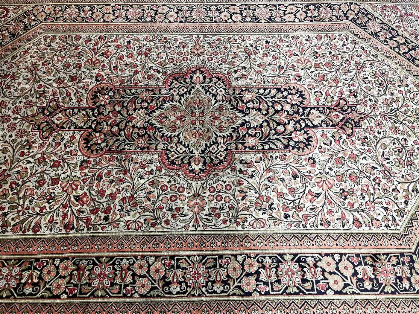 Very Fine Persian Silk Qum Rug / Carpet - Image 4