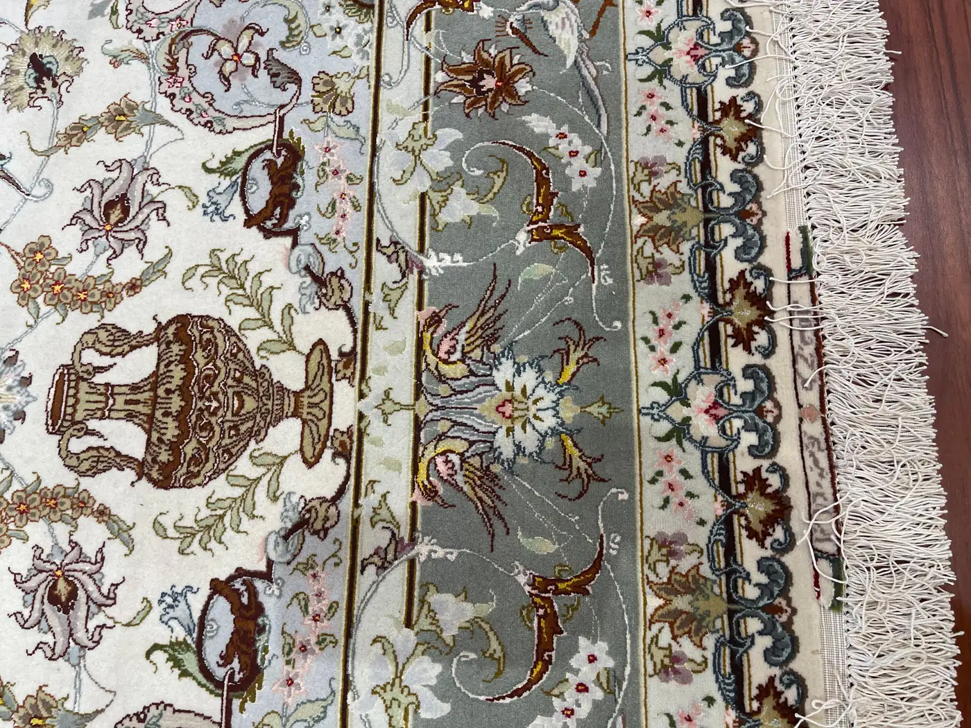 Very Fine Persian Tabriz Rug - Image 5