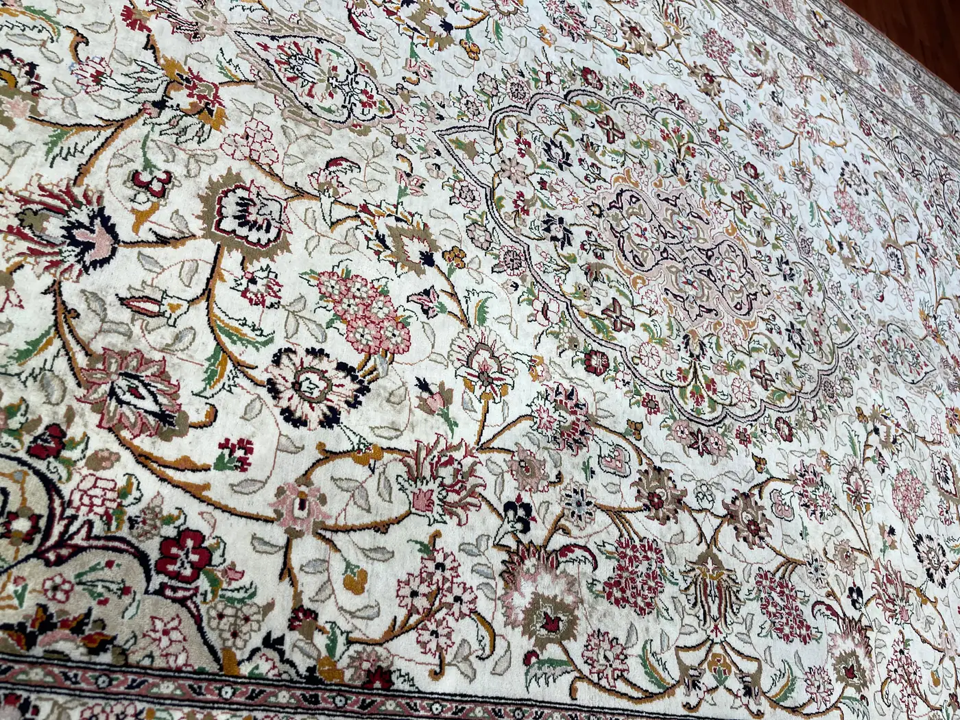Very Fine Persian Silk Qum Rug/Carpet - Image 10