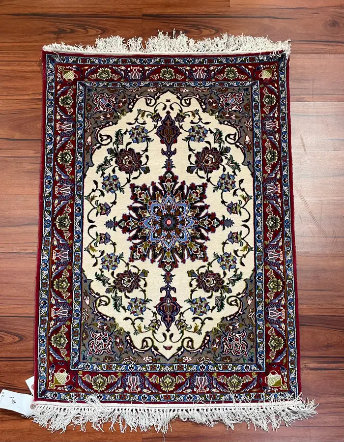Very Fine Persian Isfahan Rug/Carpet - Image 2