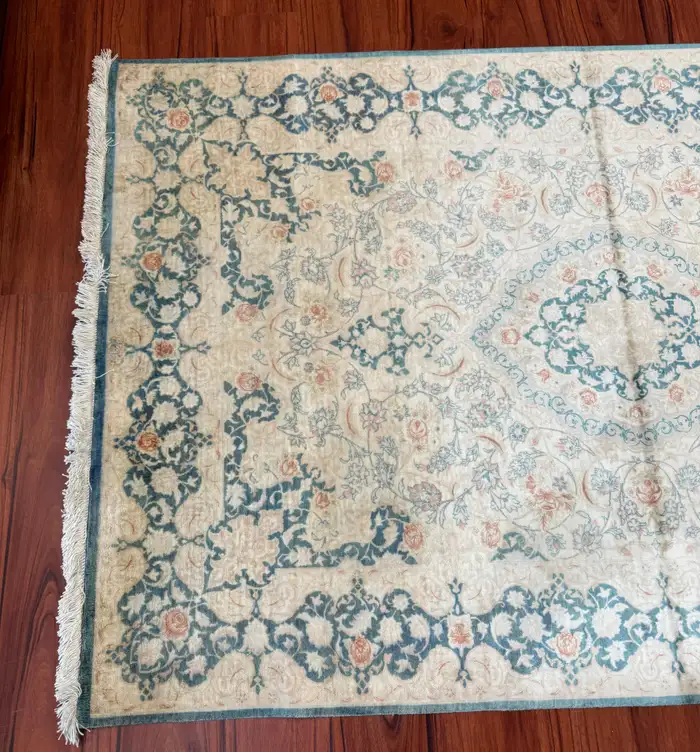 Extremely Fine Persian Silk Que Rug - Image 3