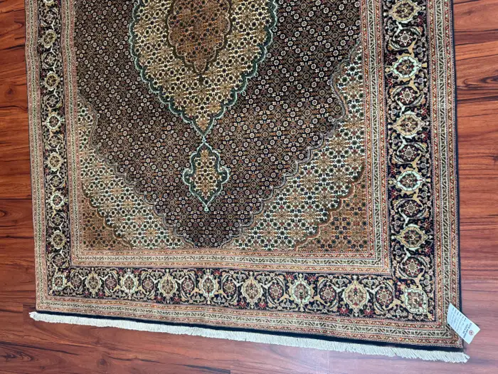 Very Fine Vintage Persian Tabriz Mahi Rug - Image 2