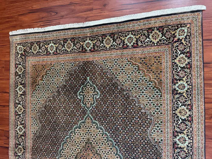 Very Fine Vintage Persian Tabriz Mahi Rug - Image 4
