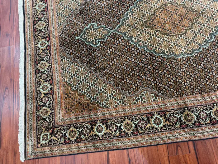 Very Fine Vintage Persian Tabriz Mahi Rug - Image 9