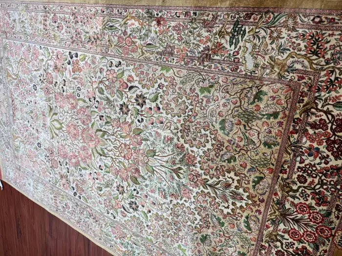 Extremely Fine Persian Isfahan Rug - Image 9